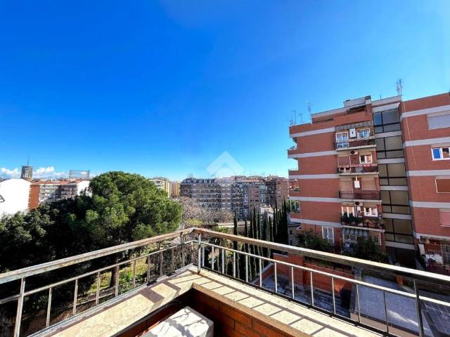 Appartamento in vendita a Roma RM