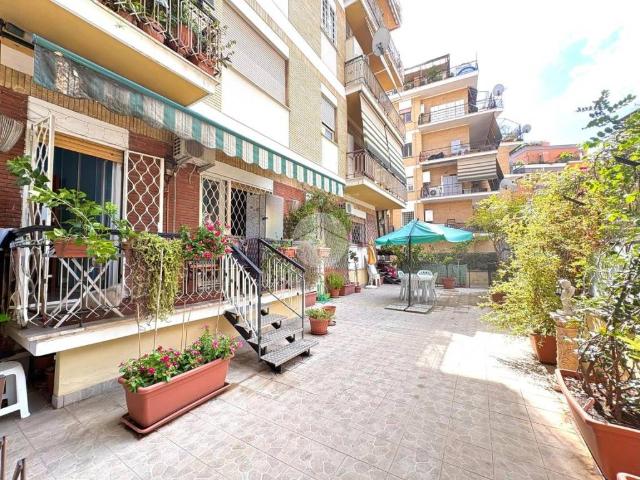 Appartamento in vendita a Roma RM