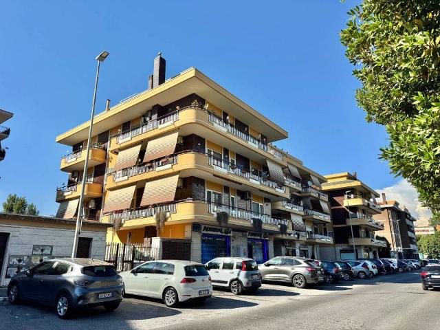 Appartamento in vendita a Roma RM