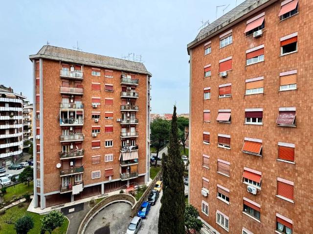 Appartamento in vendita a Roma RM