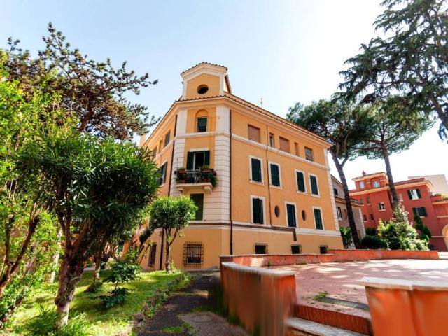 Appartamento in vendita a Roma RM