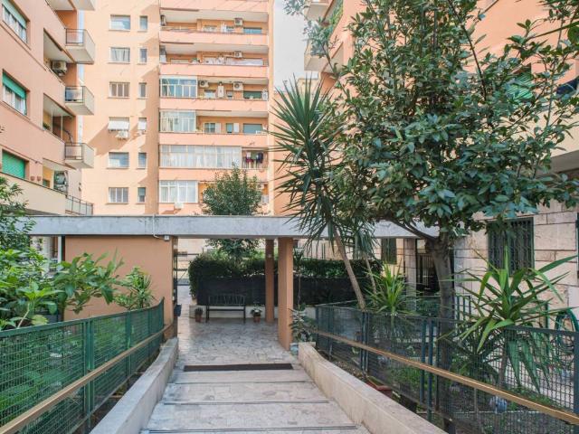 Appartamento in vendita a Roma RM