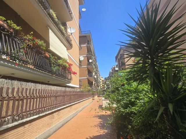 Appartamento in vendita a Roma RM