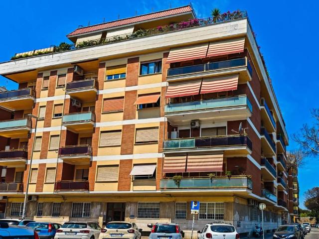 Appartamento in vendita a Roma RM