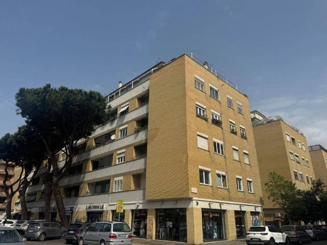 Appartamento in vendita a Roma RM
