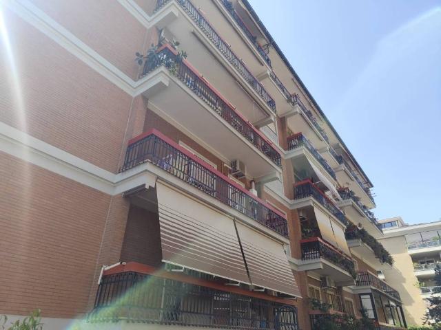Appartamento in vendita a Roma RM