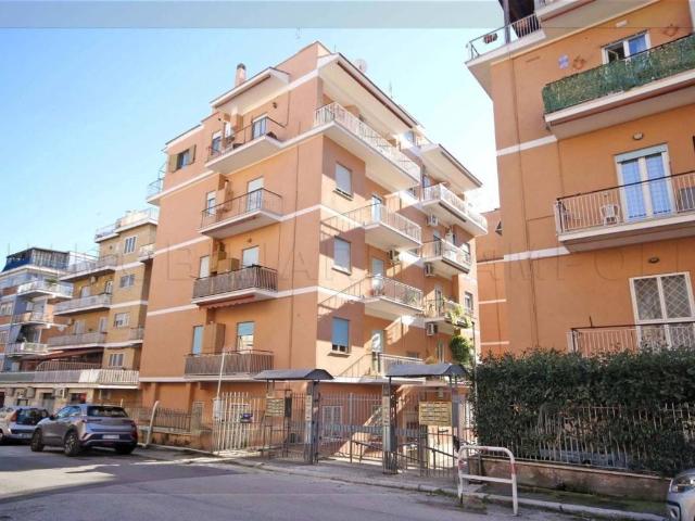 Appartamento in vendita a Roma RM