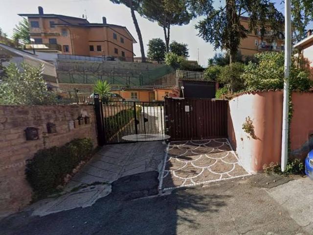 Appartamento in vendita a Roma RM