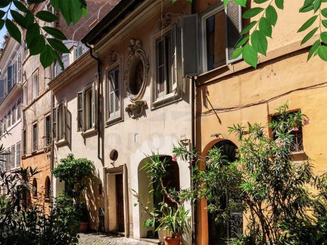Appartamento in vendita a Roma RM