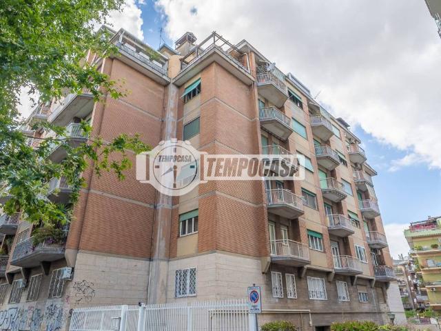Appartamento in vendita a Roma RM