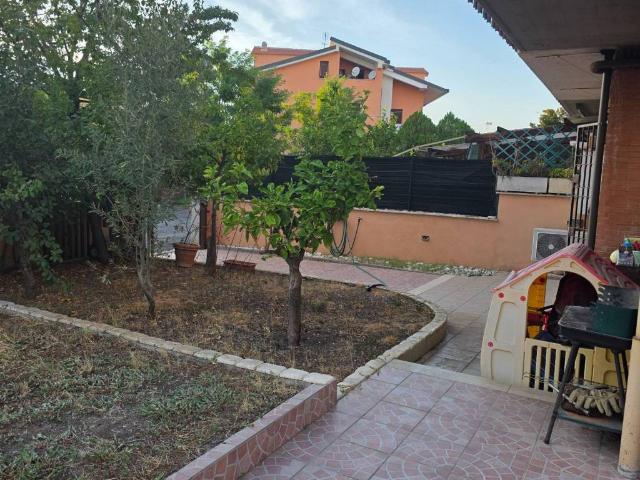 Appartamento in vendita a Roma RM