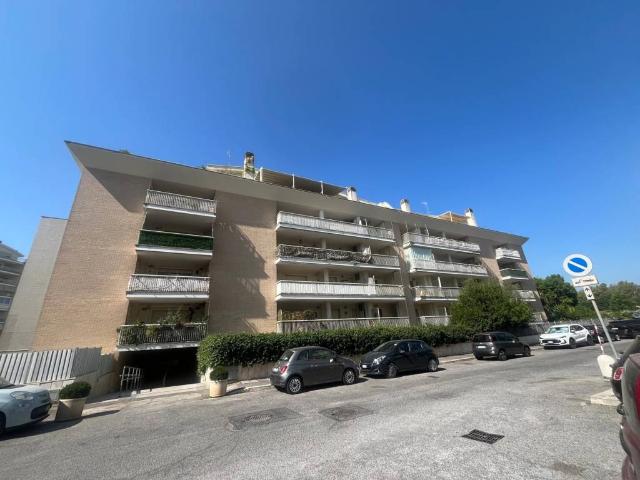 Appartamento in vendita a Roma RM
