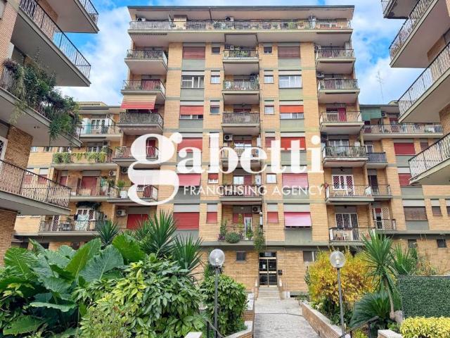 Appartamento in vendita a Roma RM