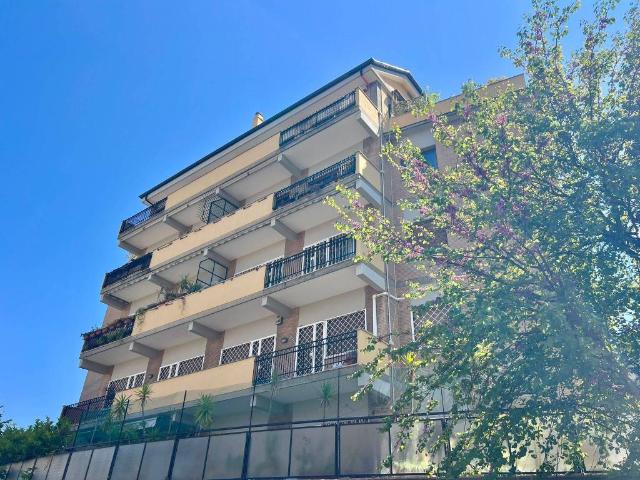 Appartamento in vendita a Roma RM