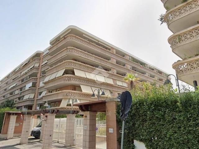 Appartamento in vendita a Roma RM
