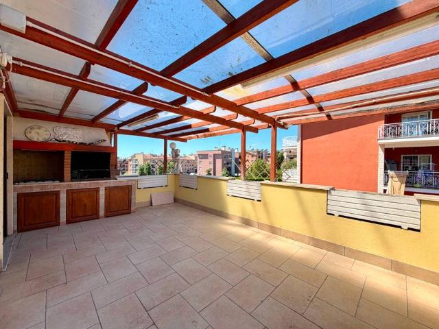 Appartamento in vendita a Roma RM