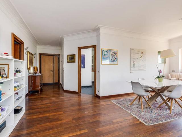 Appartamento in vendita a Roma RM