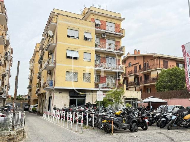 Appartamento in vendita a Roma RM