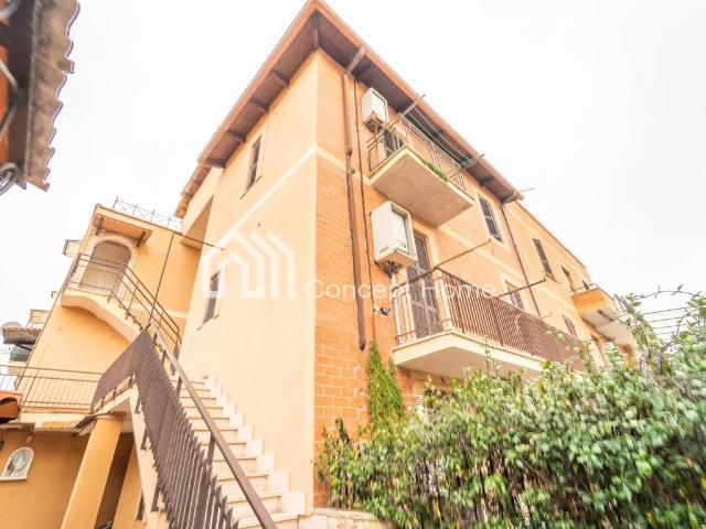 Appartamento in vendita a Roma RM