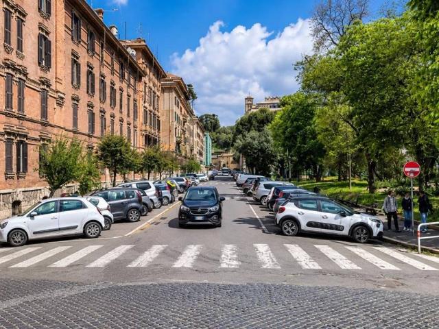 Appartamento in vendita a Roma RM