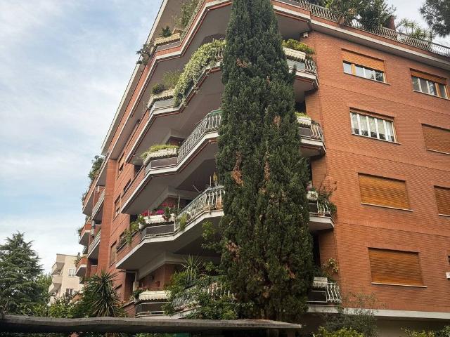 Appartamento in vendita a Roma RM