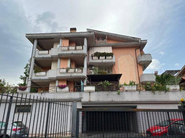 Appartamento in vendita a Roma RM