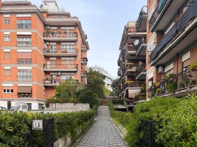 Appartamento in vendita a Roma RM