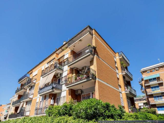 Appartamento in vendita a Roma RM