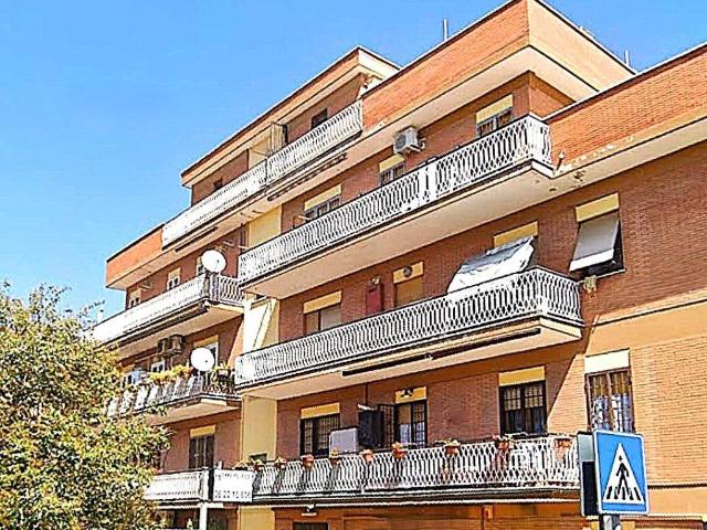 Appartamento in vendita a Roma RM