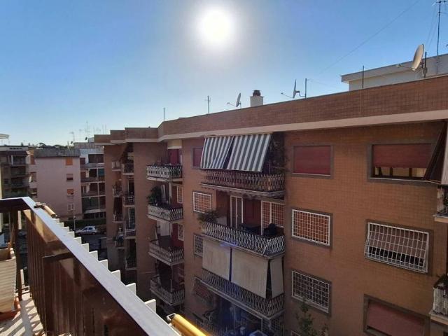 Appartamento in vendita a Roma RM
