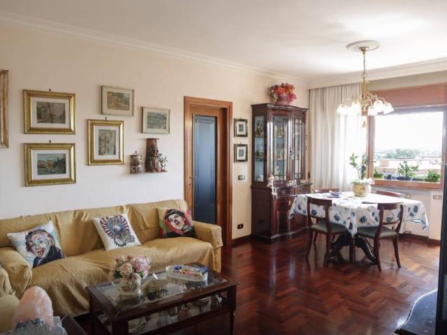 Appartamento in vendita a Roma RM