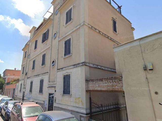 Appartamento in vendita a Roma RM