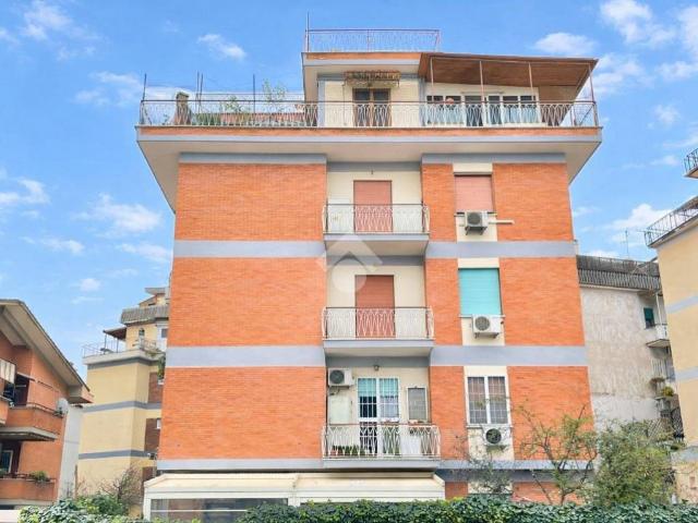Appartamento in vendita a Roma RM