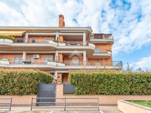 Appartamento in vendita a Roma RM