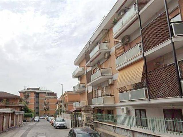 Appartamento in vendita a Roma RM