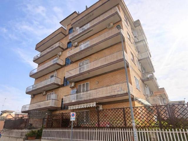 Appartamento in vendita a Roma RM