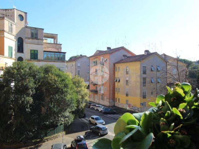 Appartamento in vendita a Roma RM
