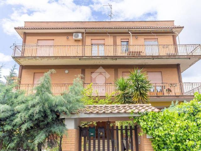Appartamento in vendita a Roma RM