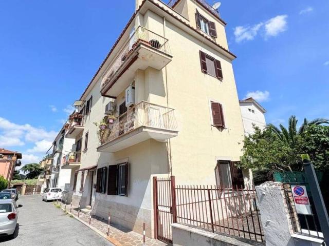 Appartamento in vendita a Roma RM