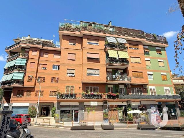 Appartamento in vendita a Roma RM