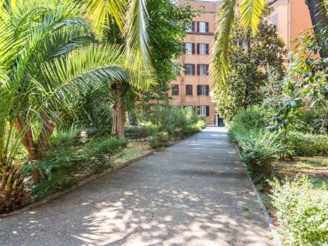 Appartamento in vendita a Roma RM