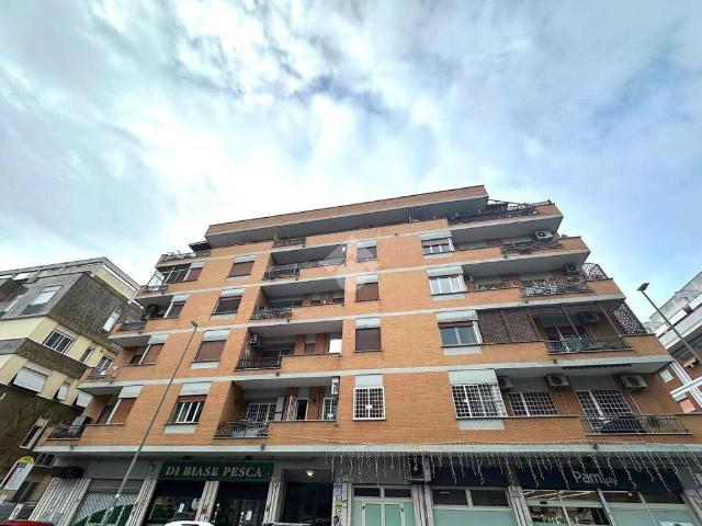 Appartamento in vendita a Roma RM