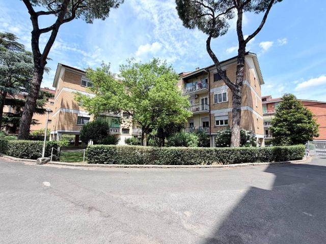 Appartamento in vendita a Roma RM