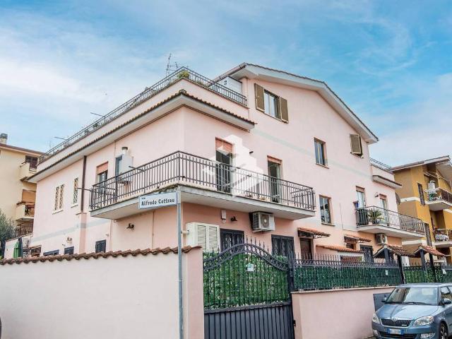 Appartamento in vendita a Roma RM