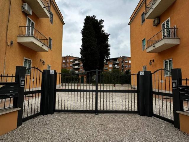 Appartamento in vendita a Roma RM