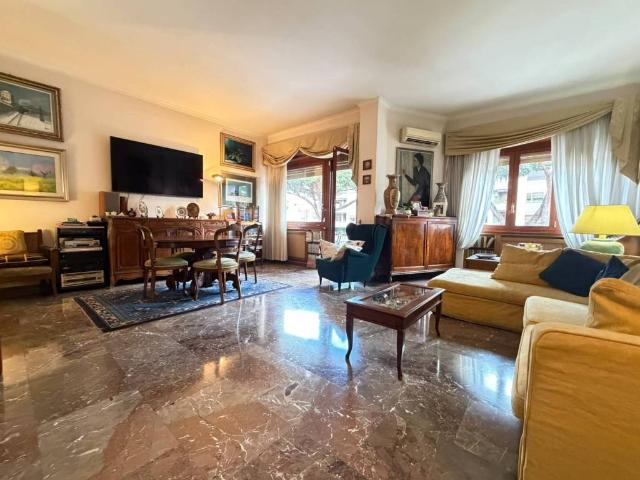 Appartamento in vendita a Roma RM