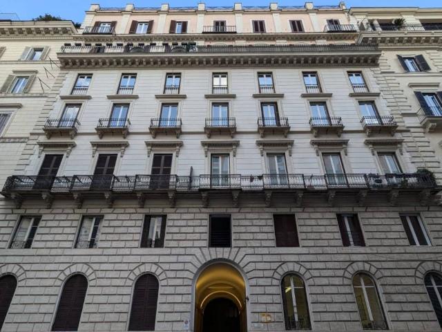 Appartamento in vendita a Roma RM