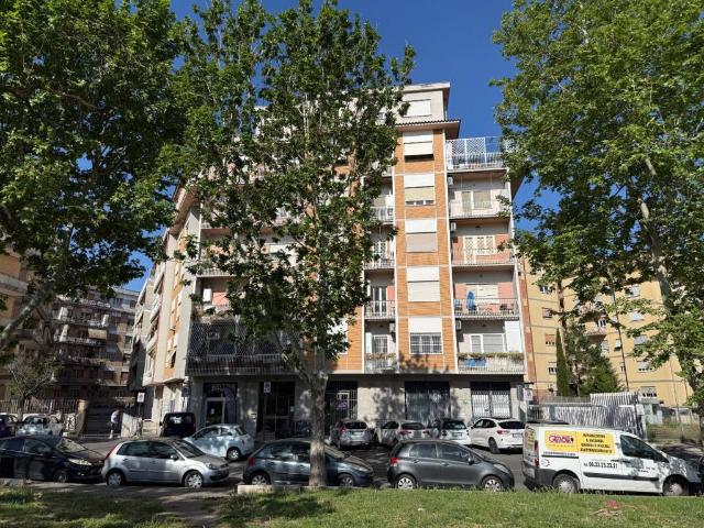 Appartamento in vendita a Roma RM