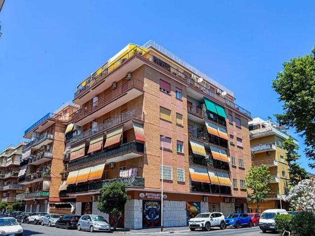 Appartamento in vendita a Roma RM