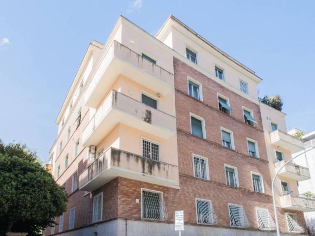 Appartamento in vendita a Roma RM